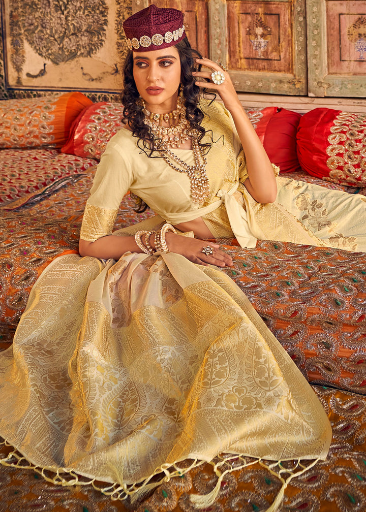 Cream White Silk Saree Featuring Zari Weaving