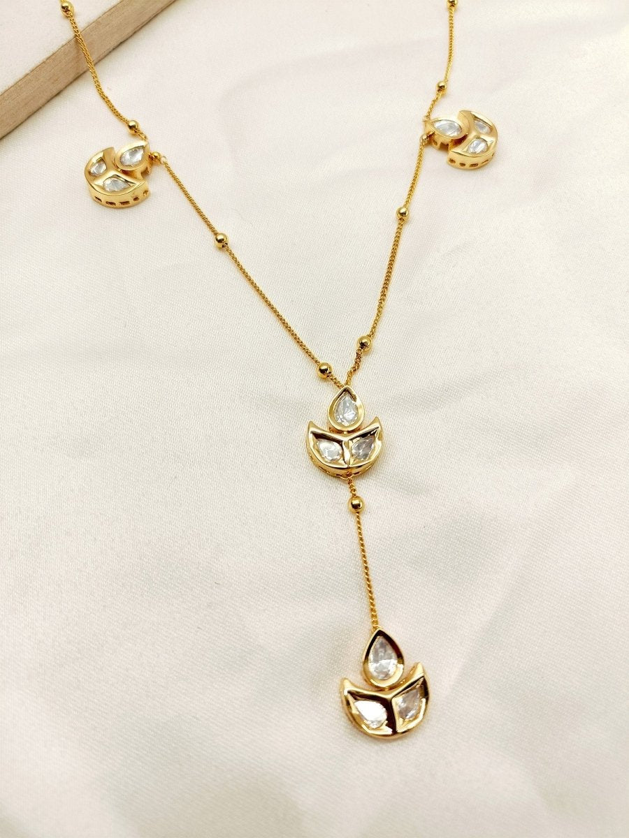 Aaniya White Kundan Neckpiece - House of Sarvati LLC