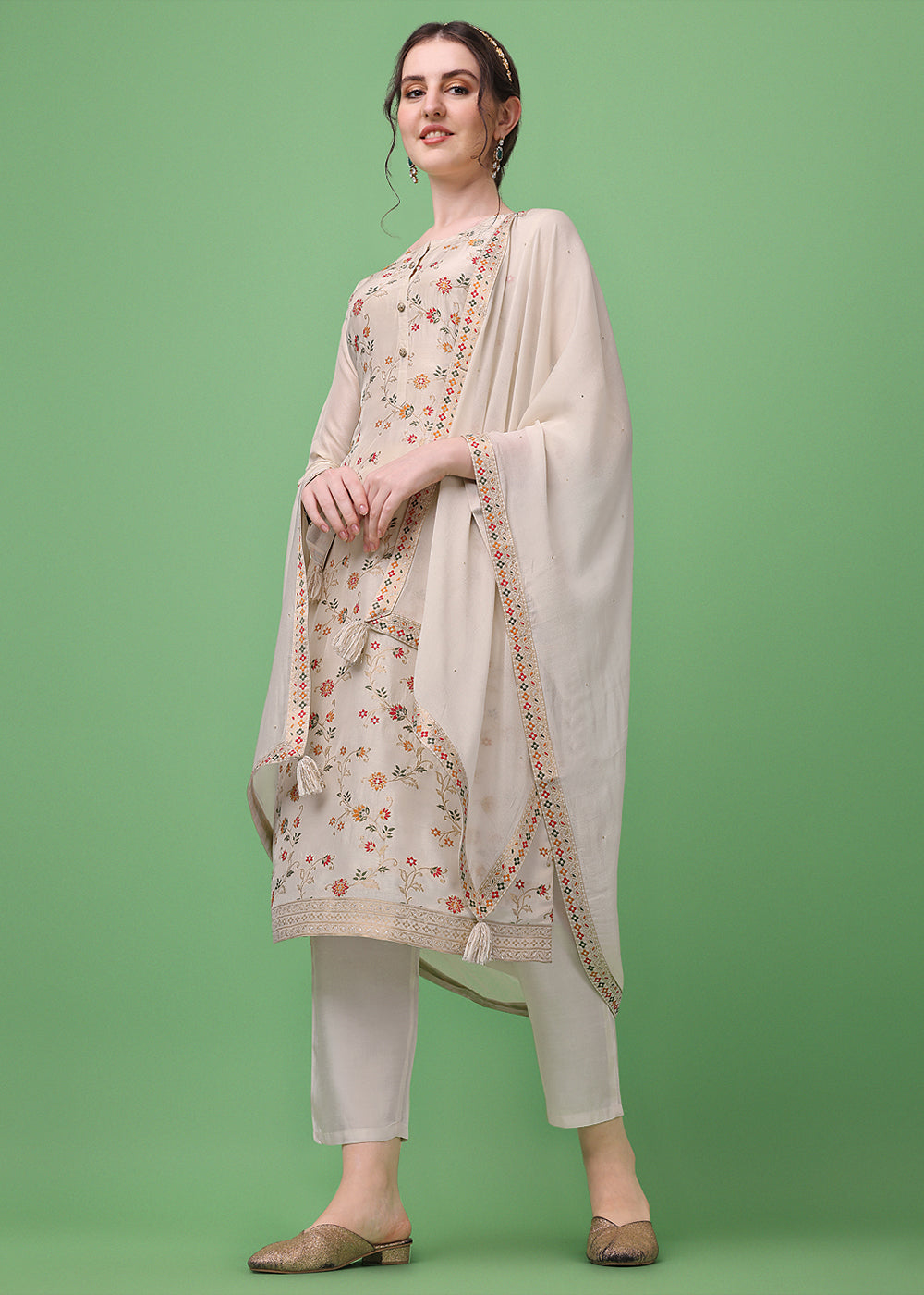 Cream White Dola Silk Suit Featuring Jacquard Pattern Weaving