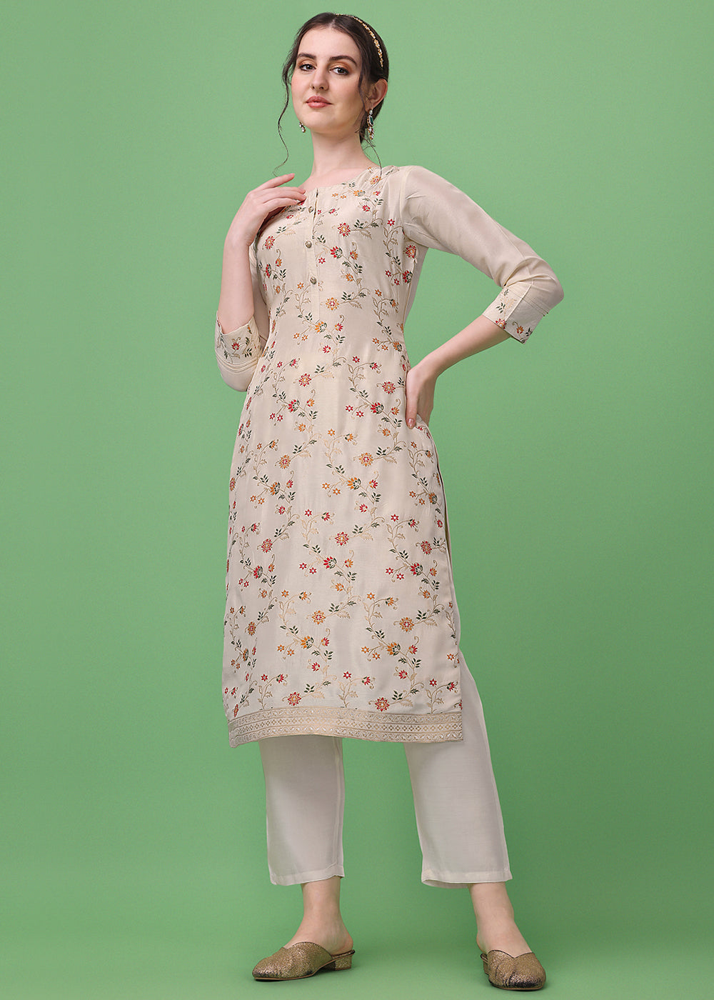 Cream White Dola Silk Suit Featuring Jacquard Pattern Weaving