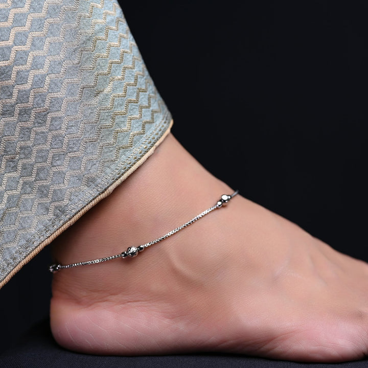 Urfi Silver Plated Delicate Payal/Anklet