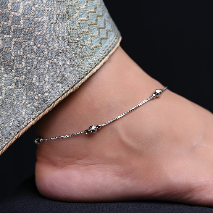 Urfi Silver Plated Delicate Payal/Anklet