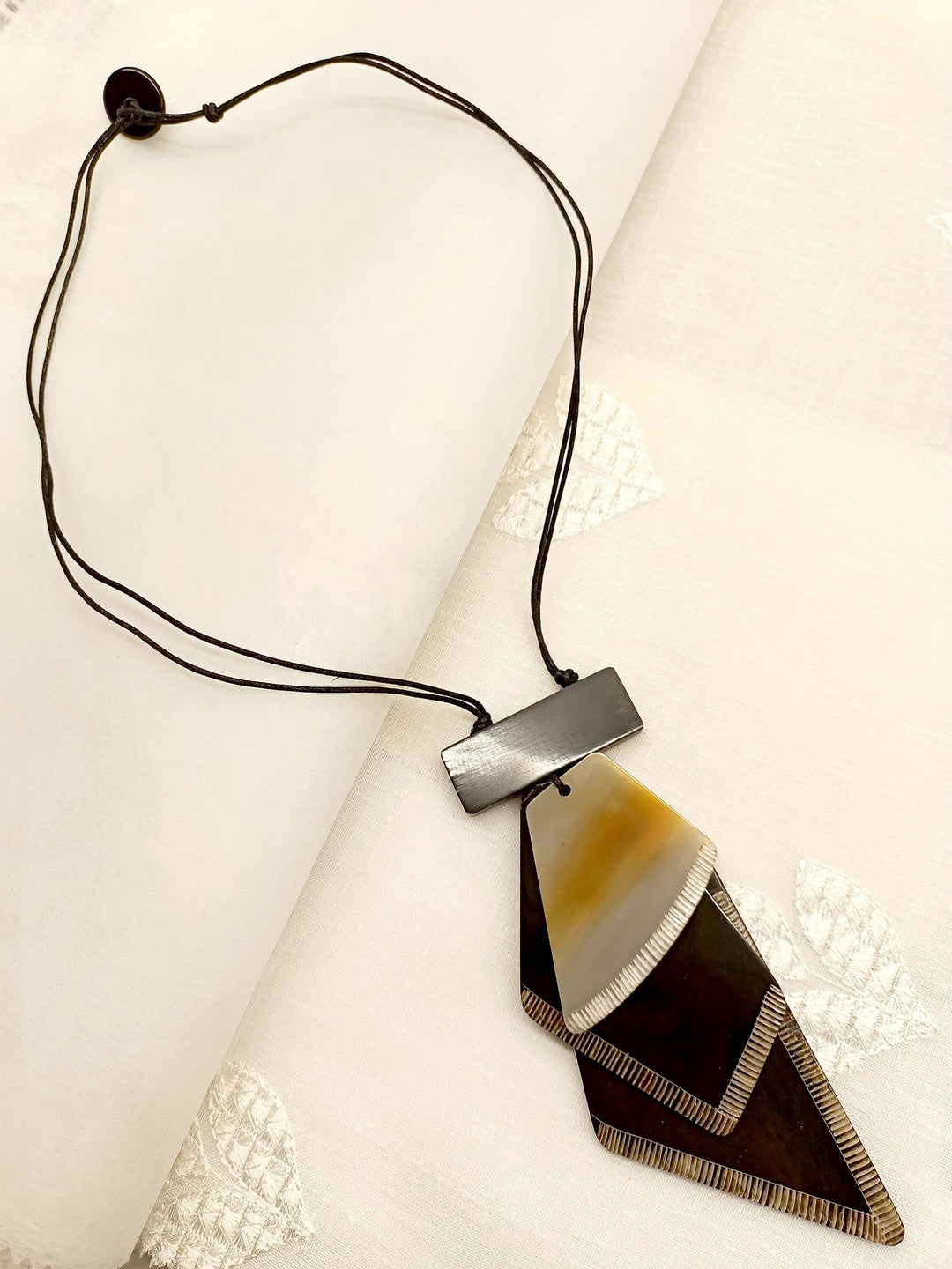 https://cdn.shopify.com/s/files/1/0607/4479/4285/files/1_fdc2c64f-6beb-4e5a-89de-b492a8cf2830.jpg?v=1692274728