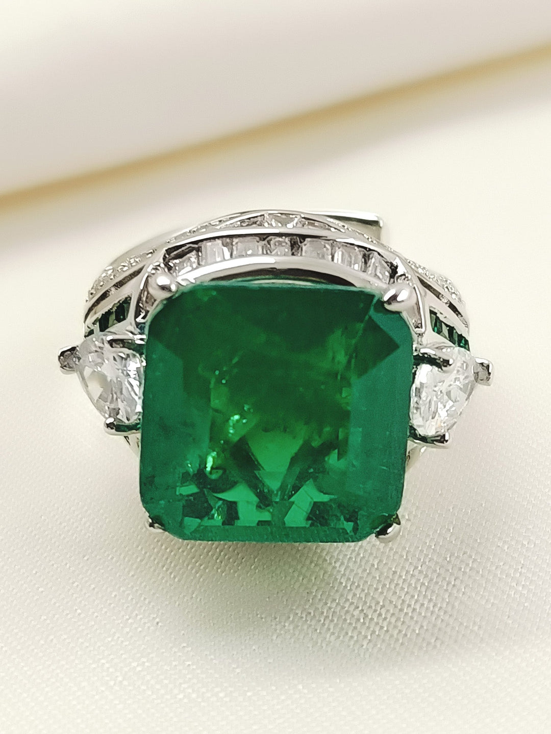 https://cdn.shopify.com/s/files/1/0607/4479/4285/files/1_0c02a3aa-adf7-416c-aafc-bfad92ccd4ee.jpg?v=1771242899