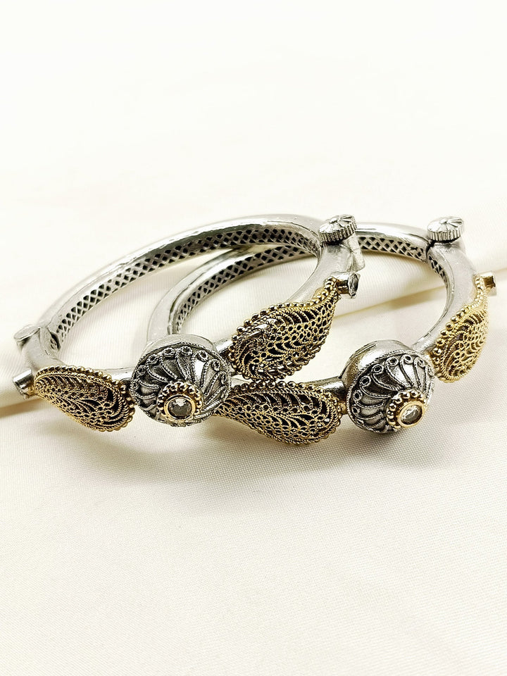 Yajide White Oxidized Bangles - Silver Plating Size 2.6