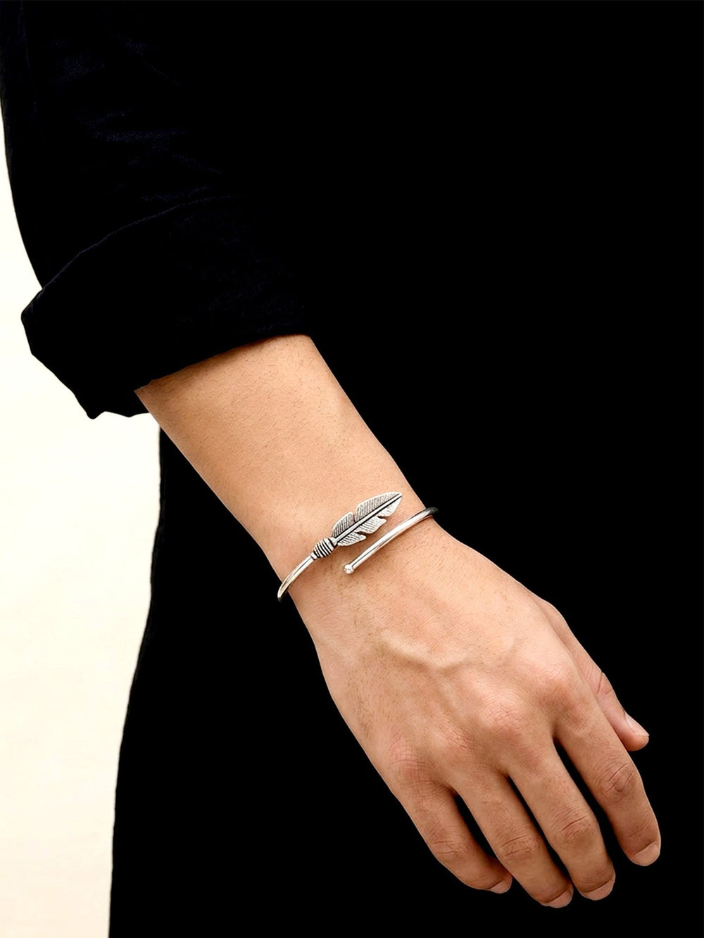 Nitesh Silver Feather Men's Bracelet - Oxidized Adjustable