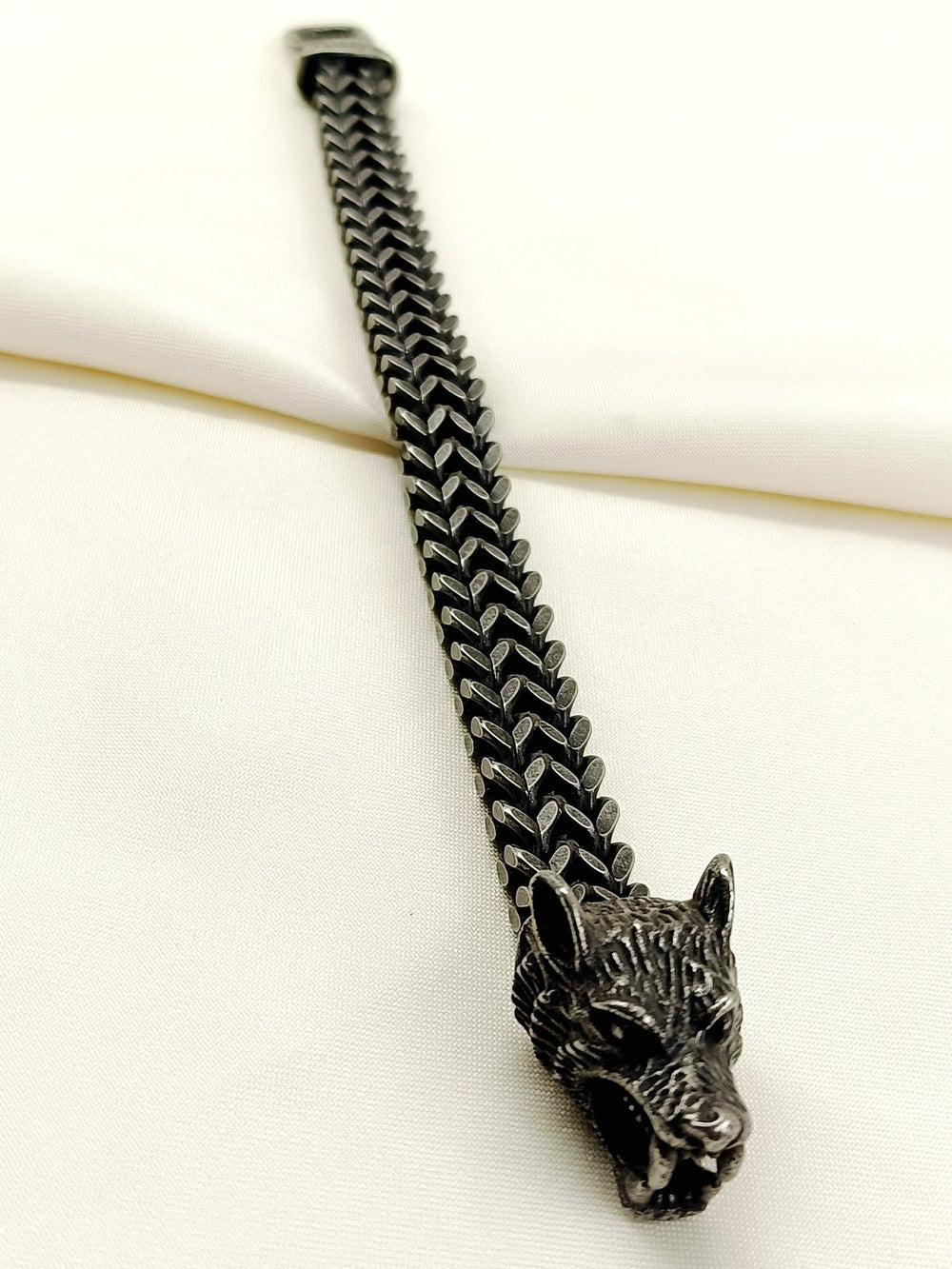 Kaiyen Black Men's Wolf Head Chain Bracelet - Oxidized 23 cm