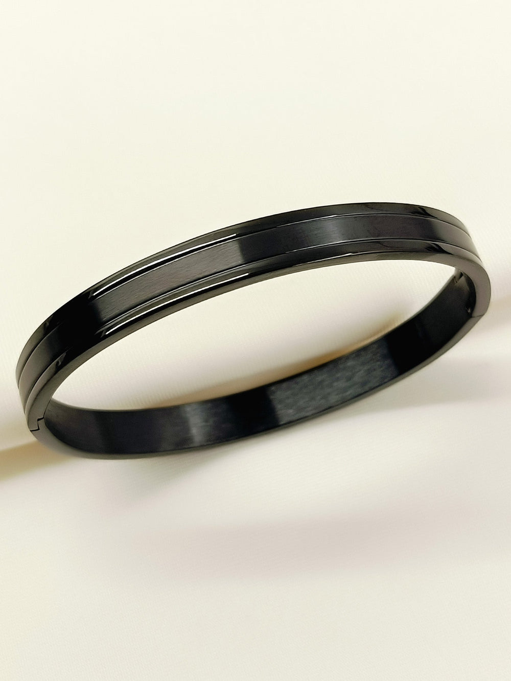 Shiven Black Minimal Hinged Men's Bracelet - Matte Kada