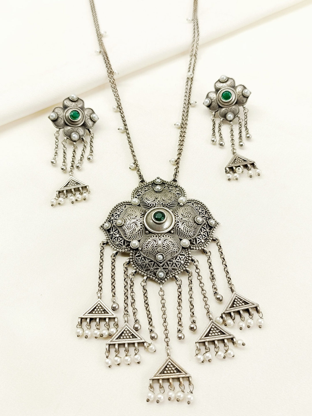 Mehrunisa Green Oxidized Pendant Set