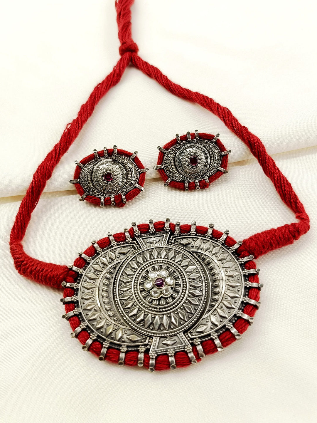 Draupadi White Oxidized Choker Set