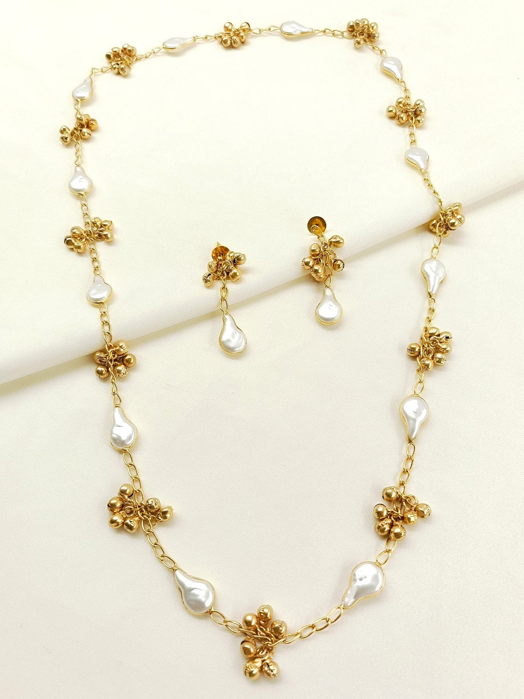 Aishwarya White Oxidized Necklace Set - Gold Plating