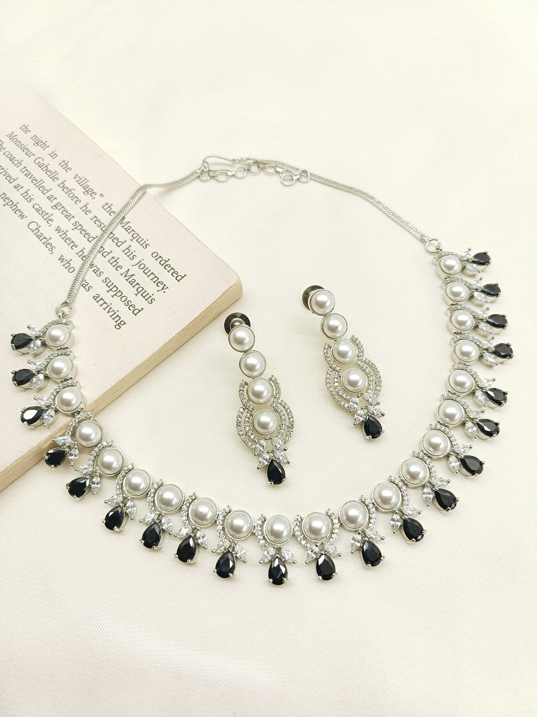 Helicoid Black American Diamond Necklace Set