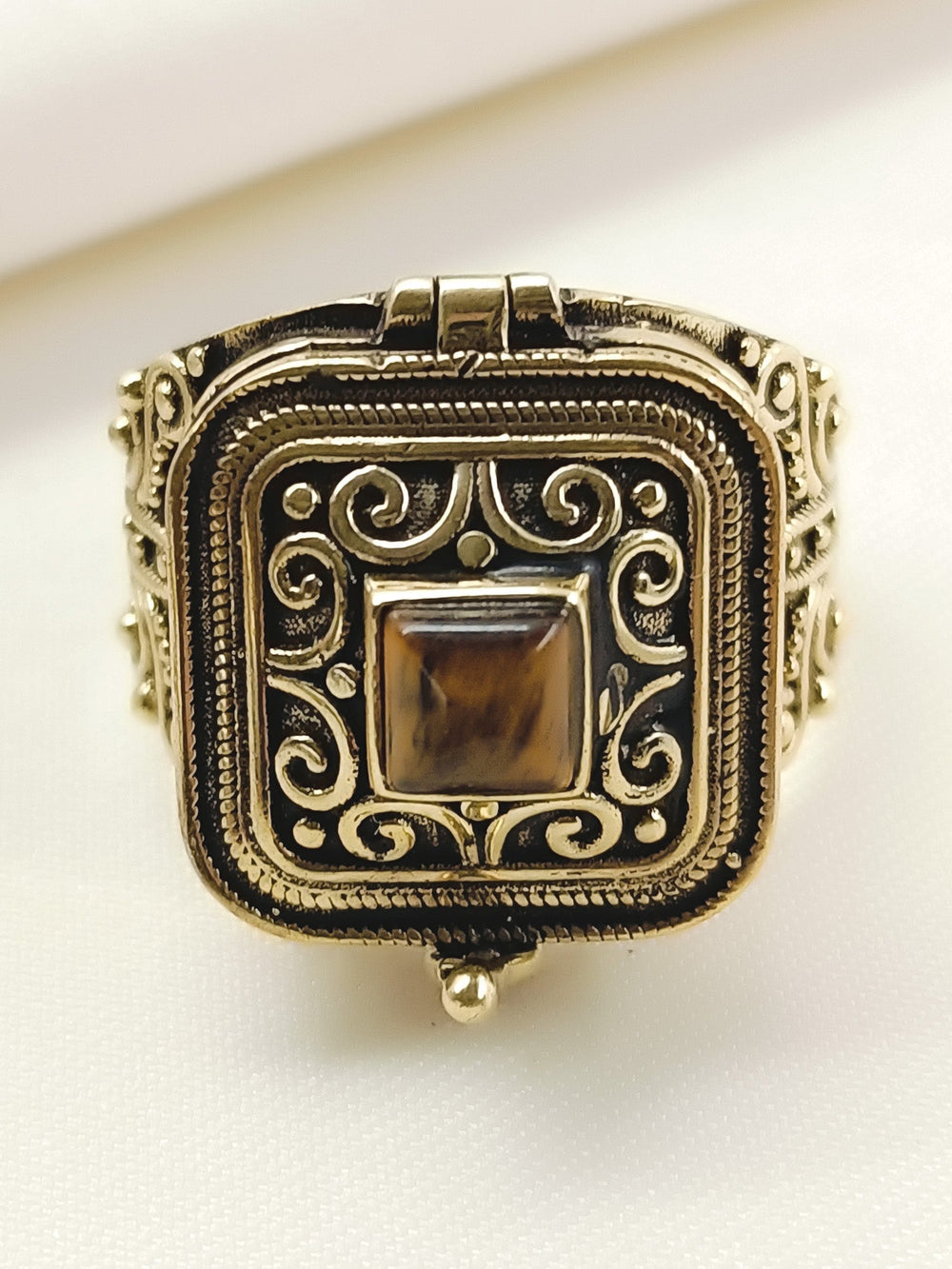Roop Brown Men's Finger Ring - Antique Gold Plating Size 9