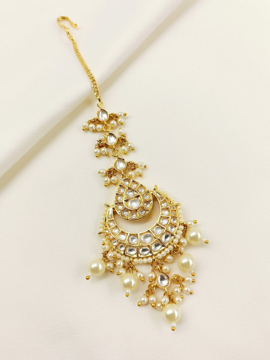 Tarannum White Kundan Teeka