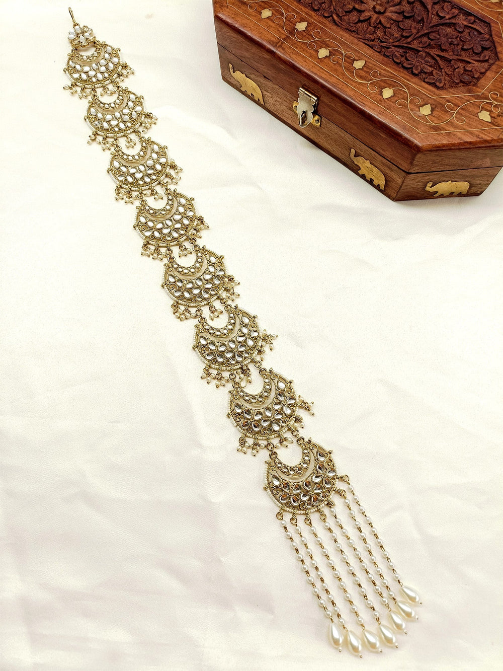 Mohik Ceam Braid Accessories In Kundan