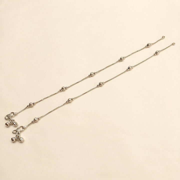 Urfi Silver Plated Delicate Payal/Anklet