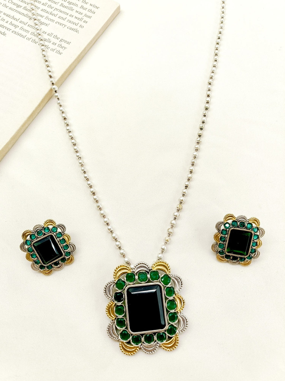 Ferris Green Oxidized Pendant Set