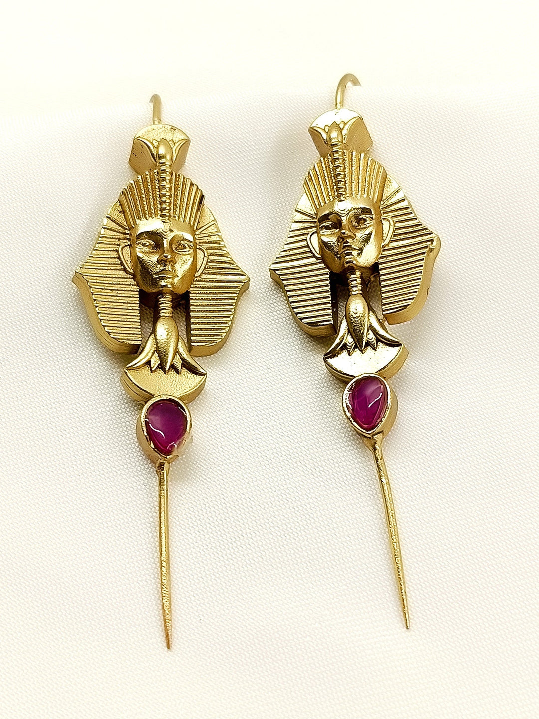 Rivan Majenta Egyptian Revival Men&