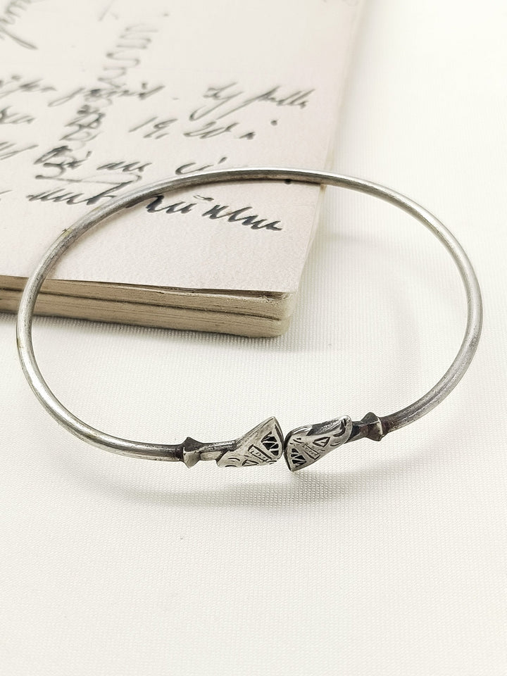 Vasini Plain Oxidized Bracelet