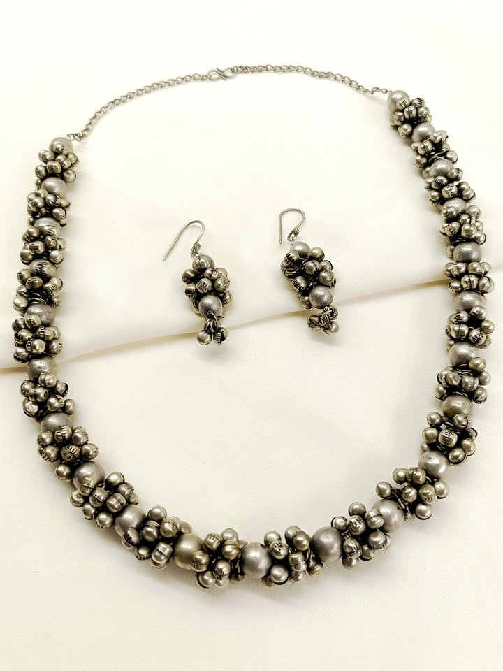 Kaila Plain Oxidized Necklace Set