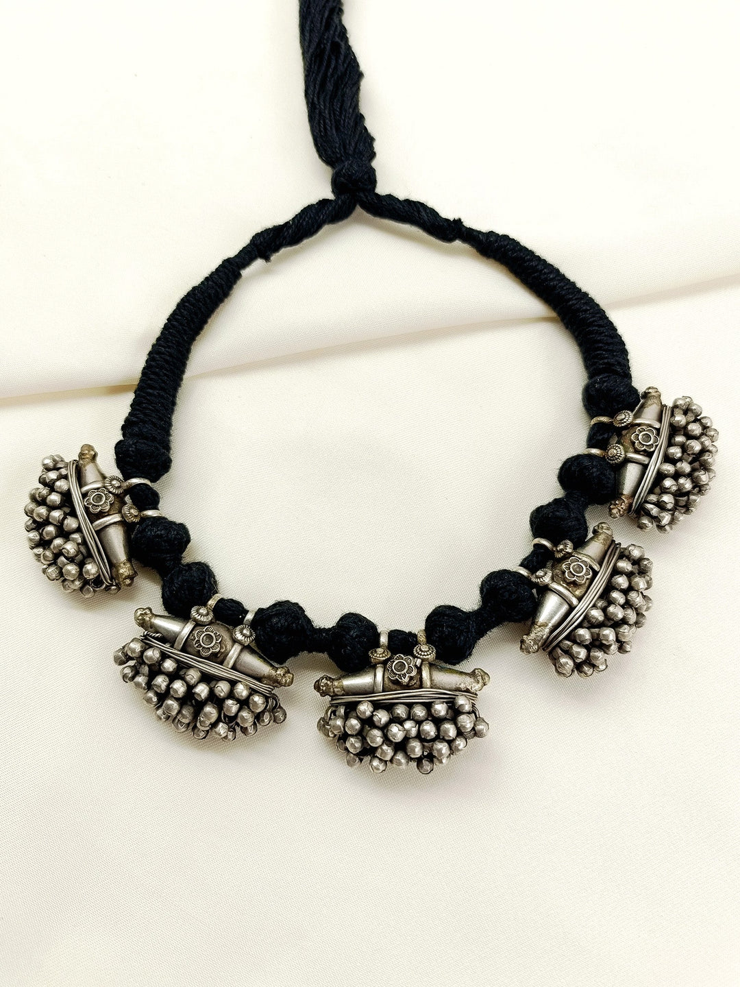 Aarvinay Black Men's Neckpiece