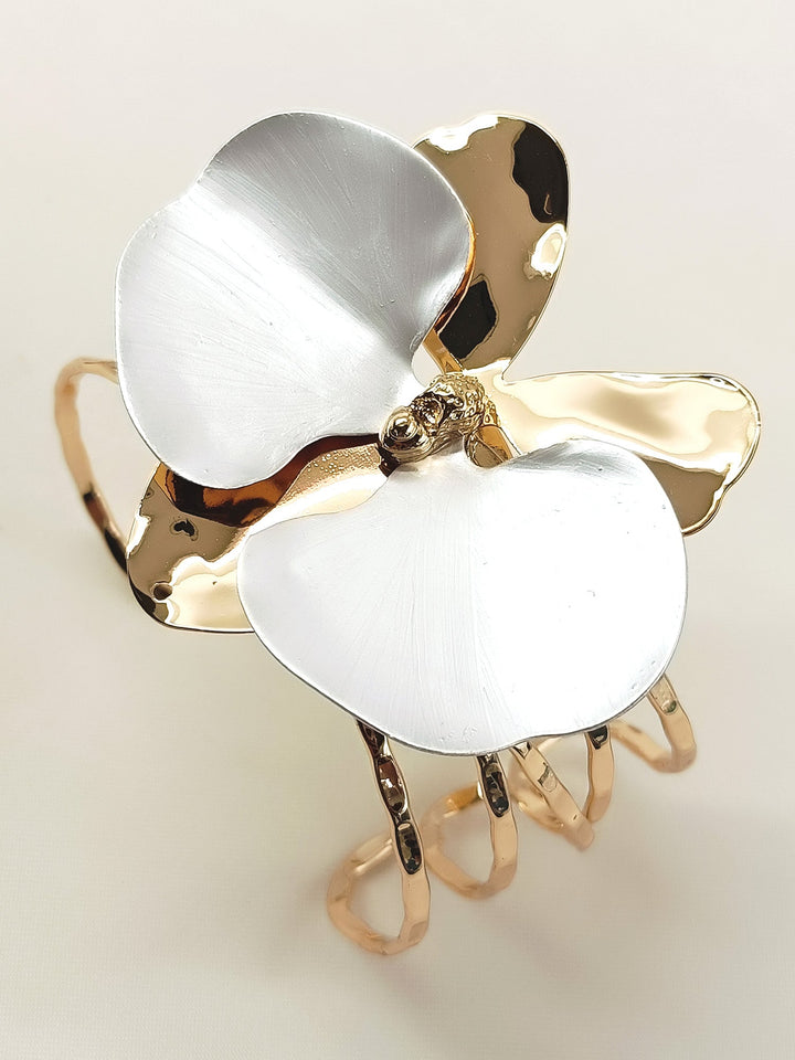 Rehanshi Golden Western Bracelet