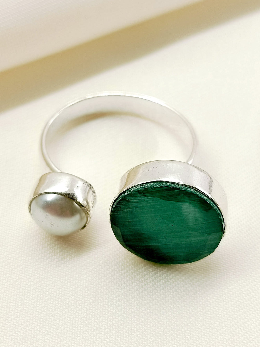 Mirika Green Oxidized Finger Ring