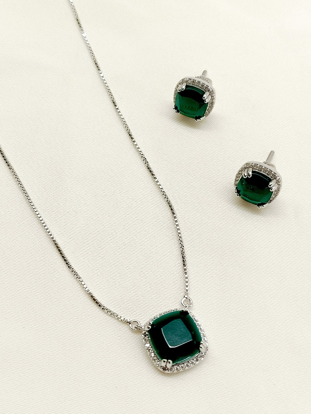 Maliha Emerald American Diamond Pendant Set