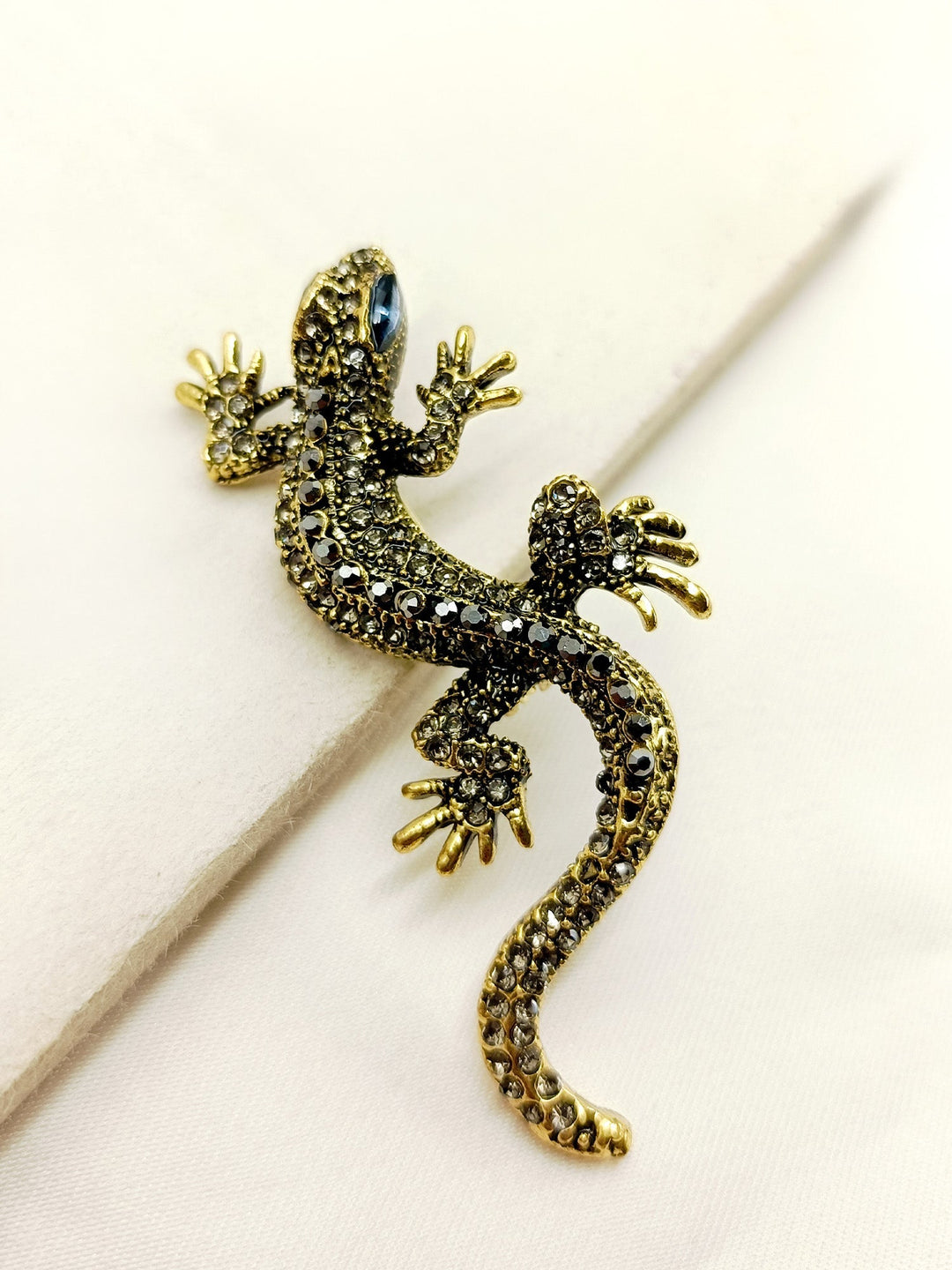 Pritha Lizard Men's Brooche