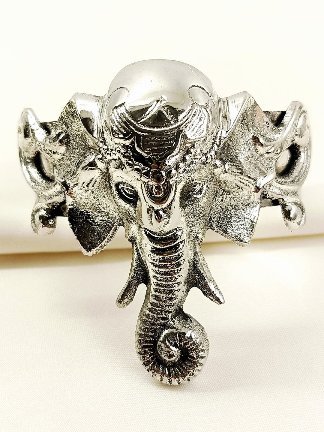Aayansh Ganesha Silver Men&
