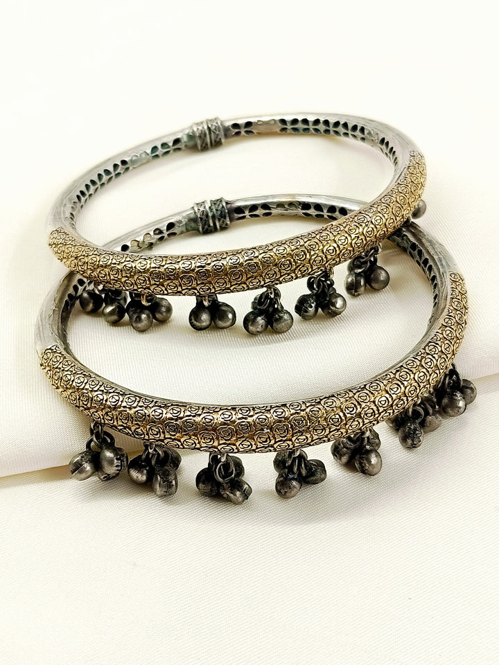 Yuvanya Dual-Tone Oxidized Ghungroo Anklets