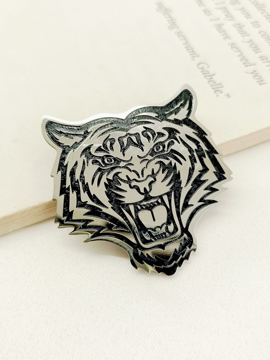 Saanvi Silver Tiger Men's Brooche