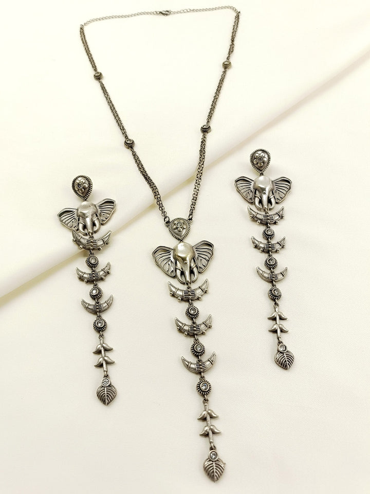 Ghazal White Oxidized Pendant Set