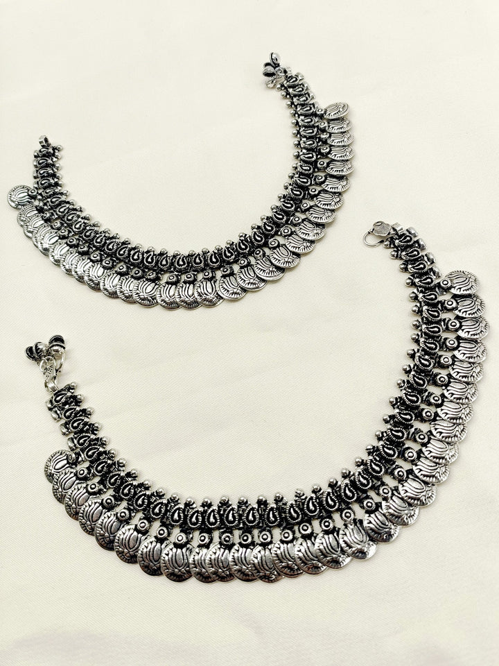 Mohi Oxidized Silver Anklet