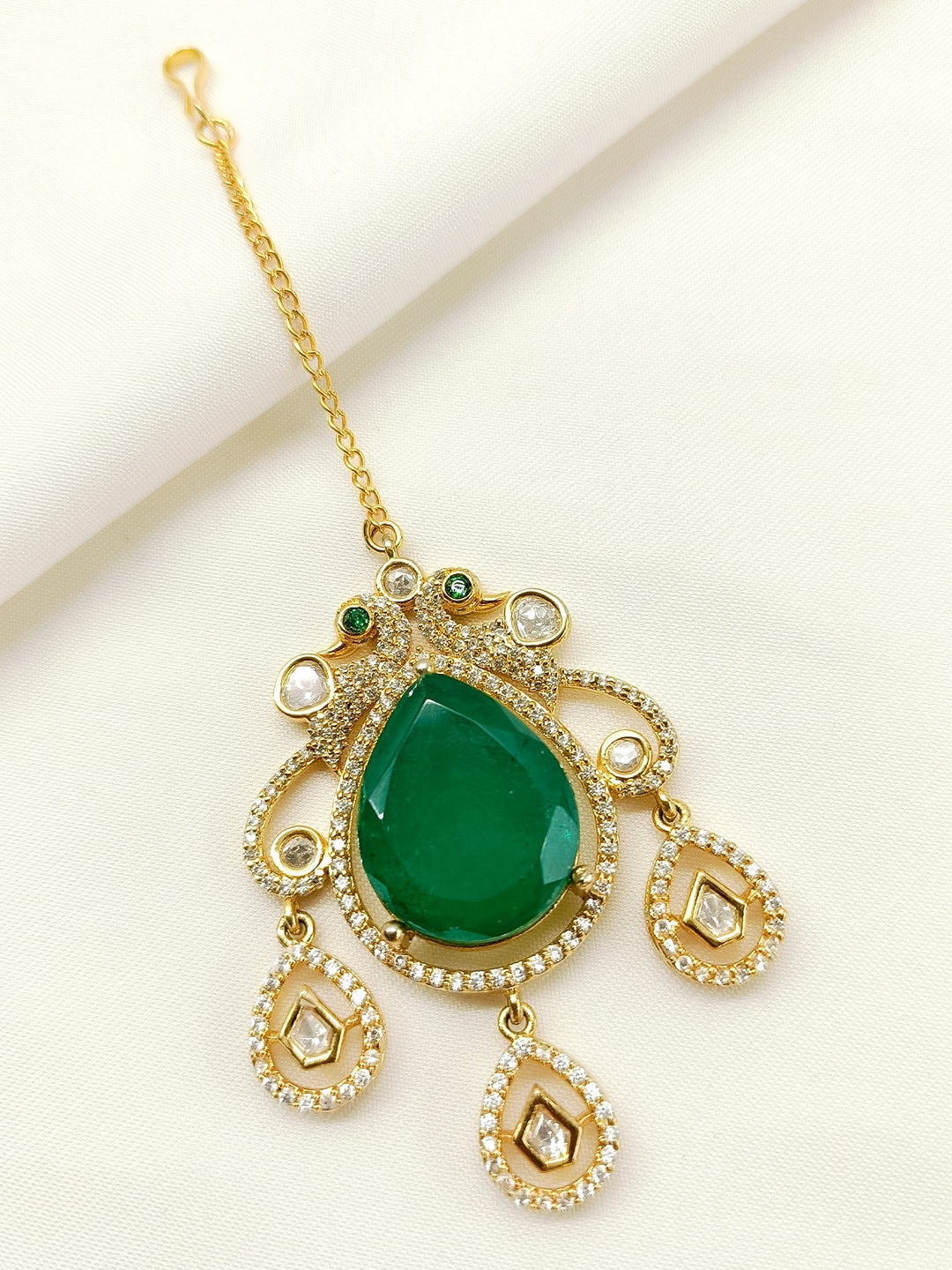 Sharvari Green Kundan Teeka