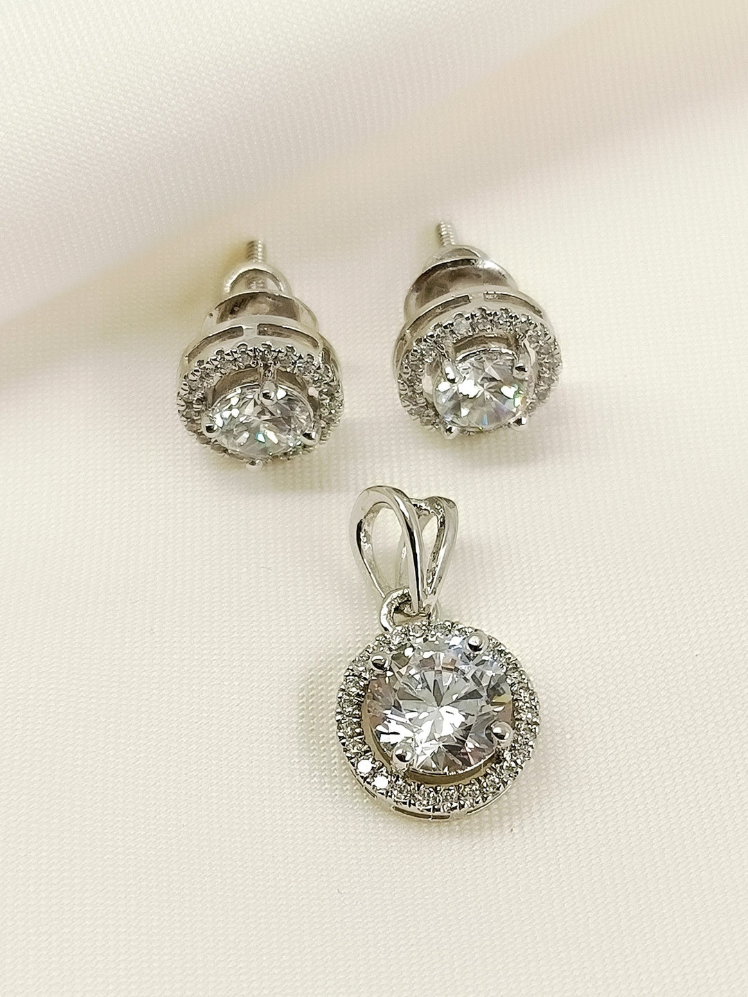 https://cdn.shopify.com/s/files/1/0607/4479/4285/files/1_ab806d98-6741-4df3-9771-15969f8d3b81.jpg?v=1778154174