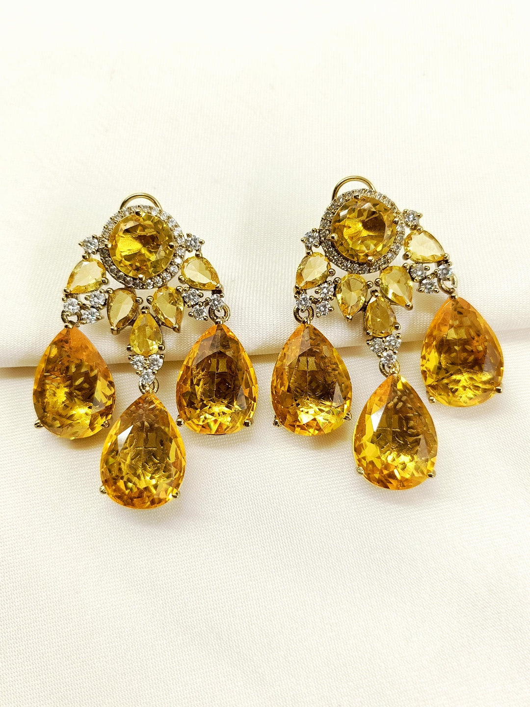 Elea Yellow Victorian Earring - 5 cm Antique Gold Plating
