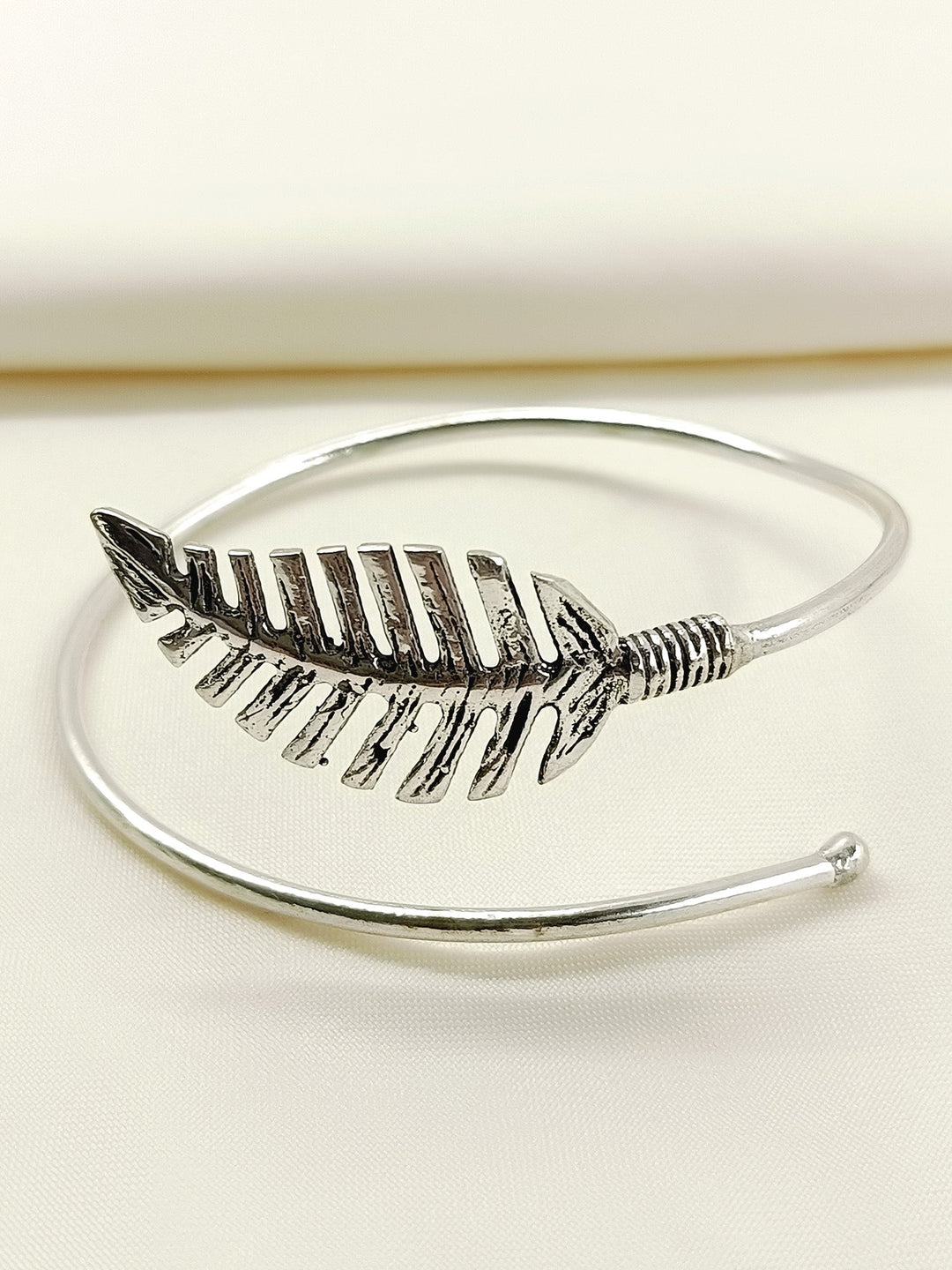 Naveen Silver Leaf Feather Men&