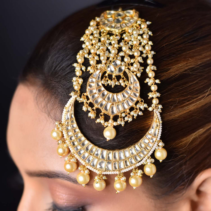 Chhaya Off White Gold Plated Kundan Passa