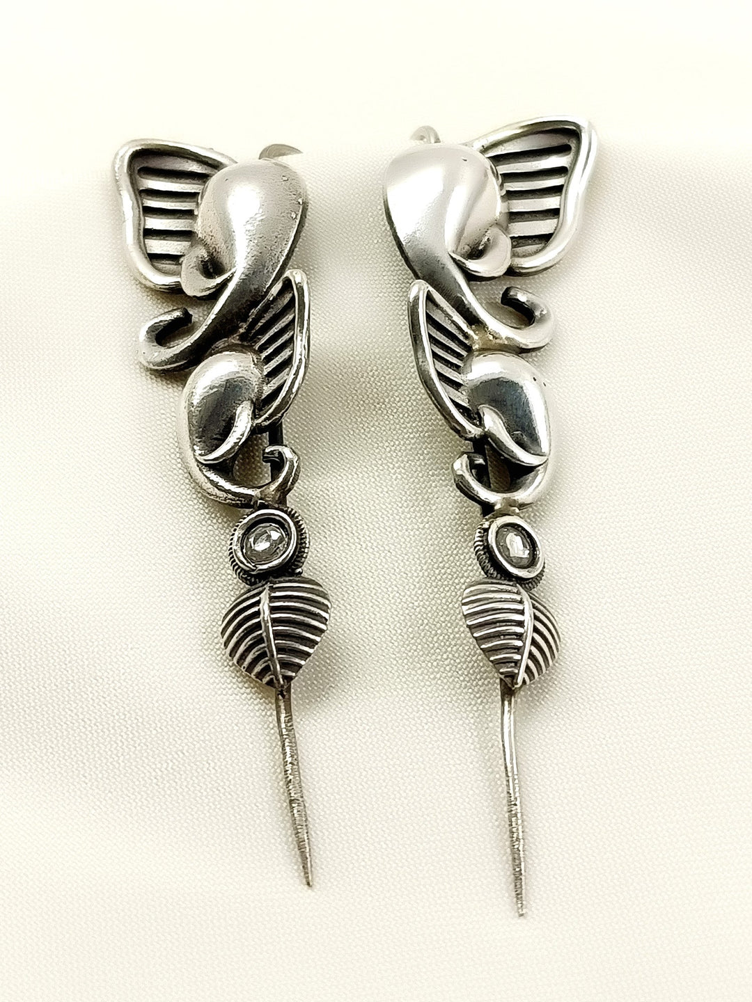 Tarun White Elephant Men's Earcuffs