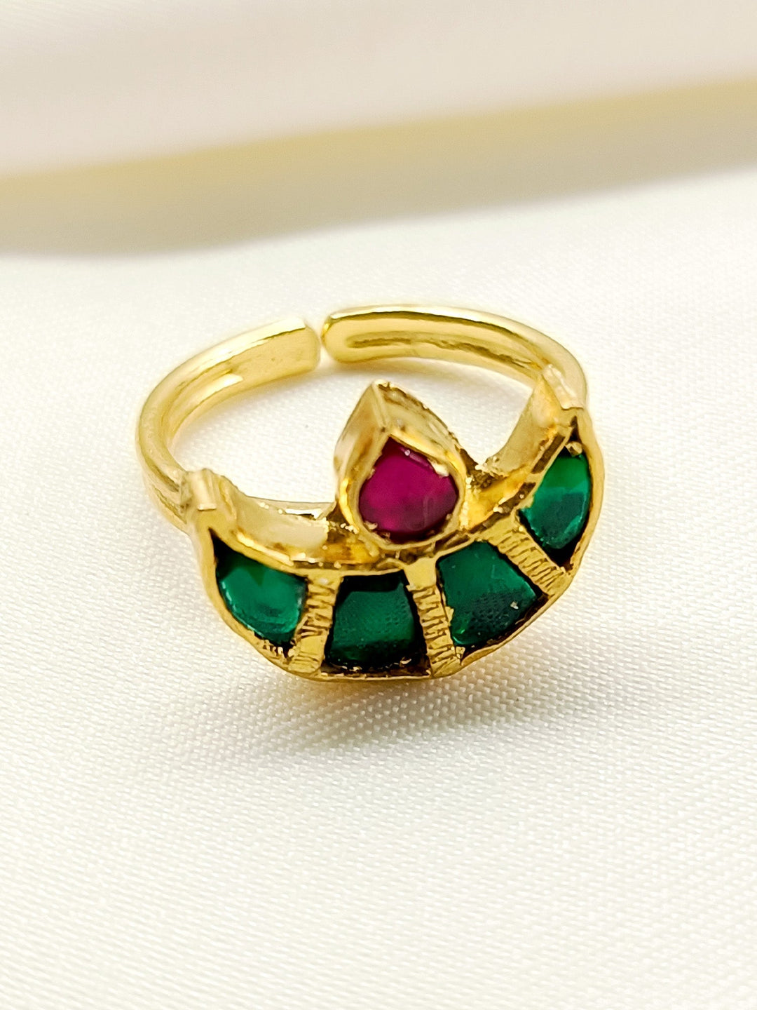 Dhavaje R & G Kundan Finger Ring