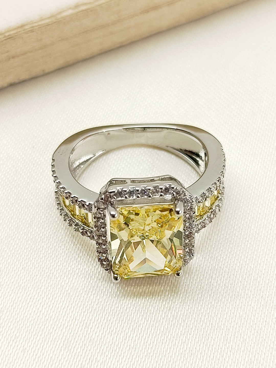 Akyli Yellow American Diamond Finger Ring