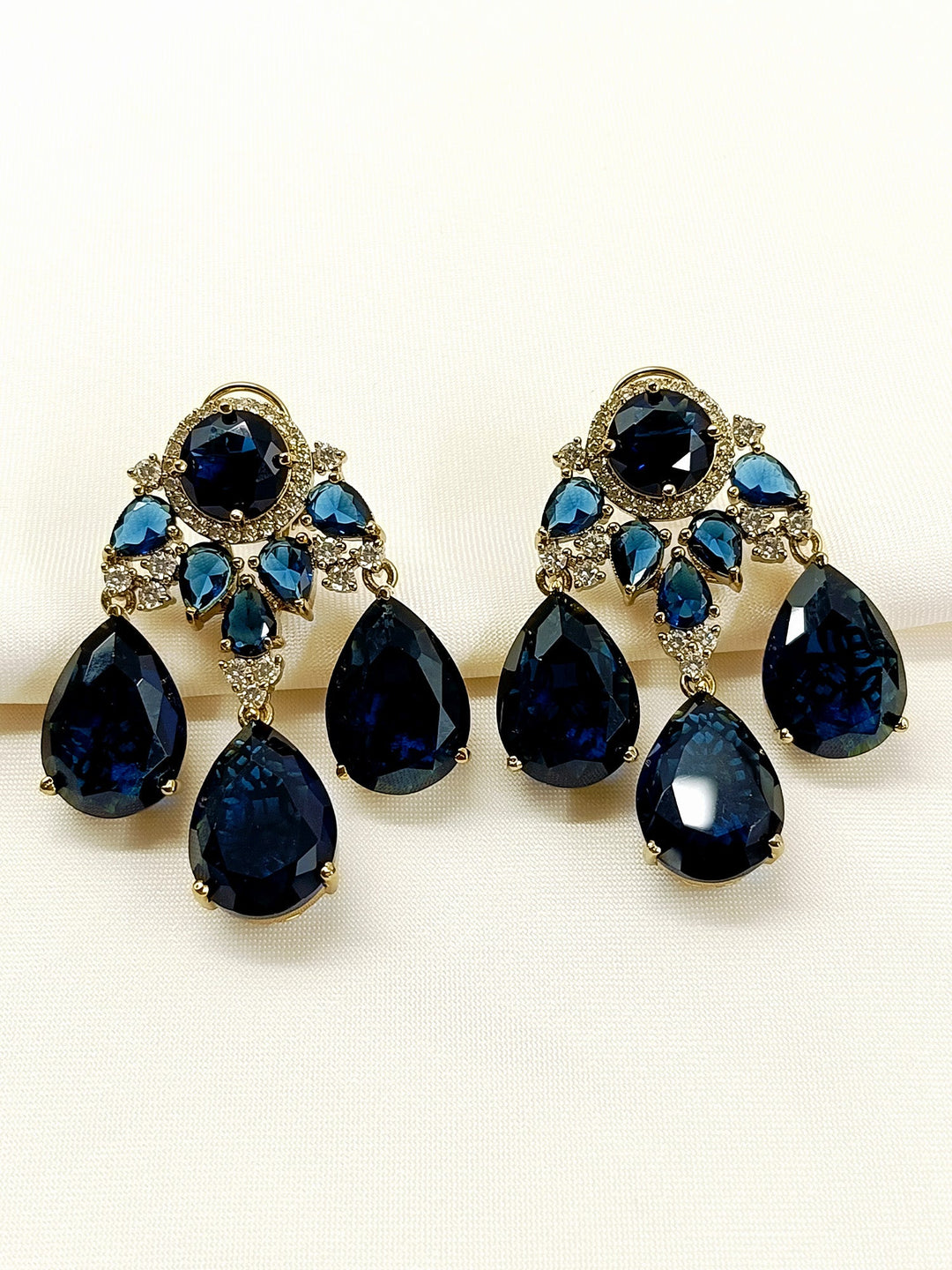 Saina Blue Victorian Earring