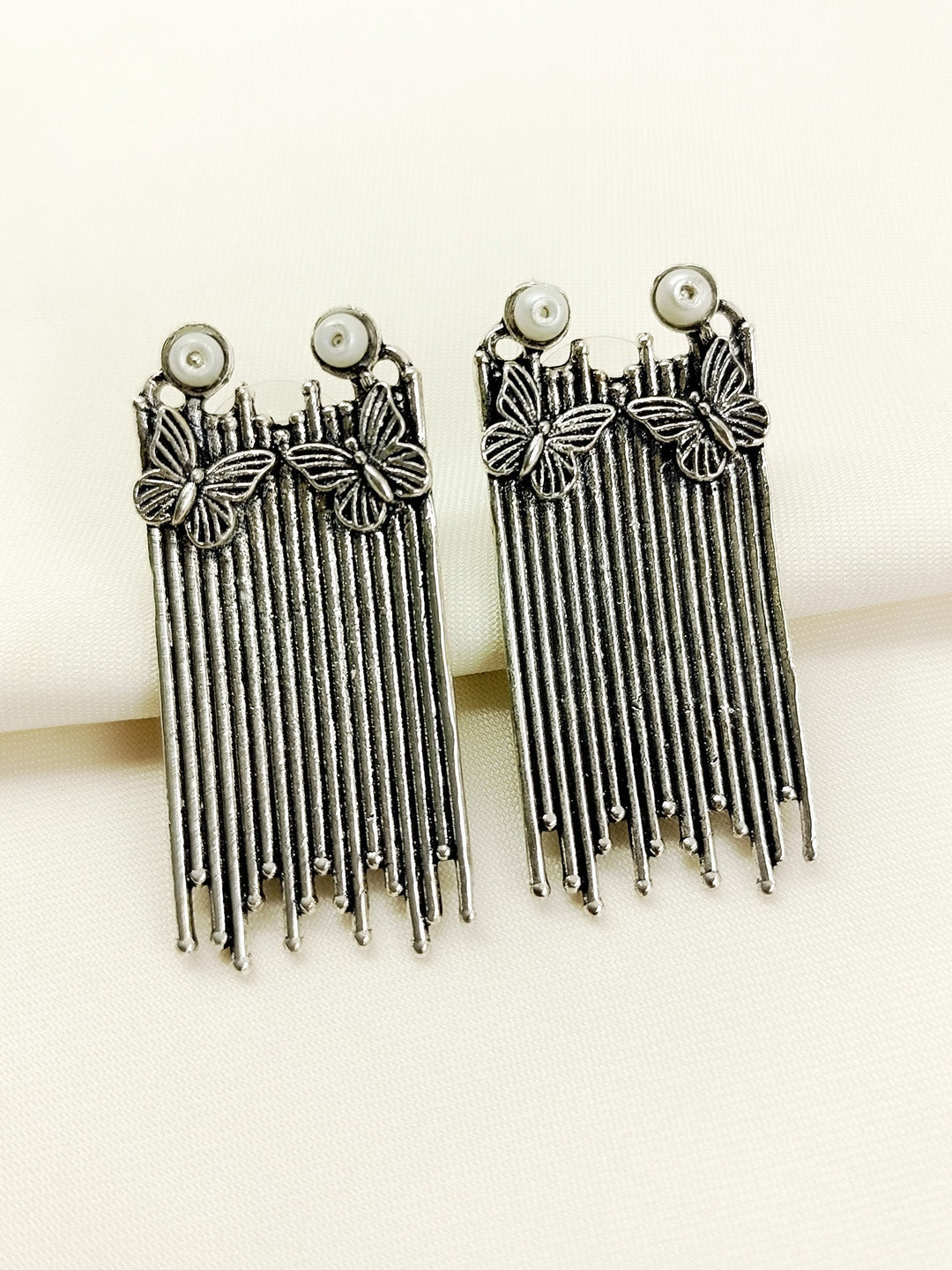 Zana White Pearl Oxidized Tops - 4.5 cm Earring