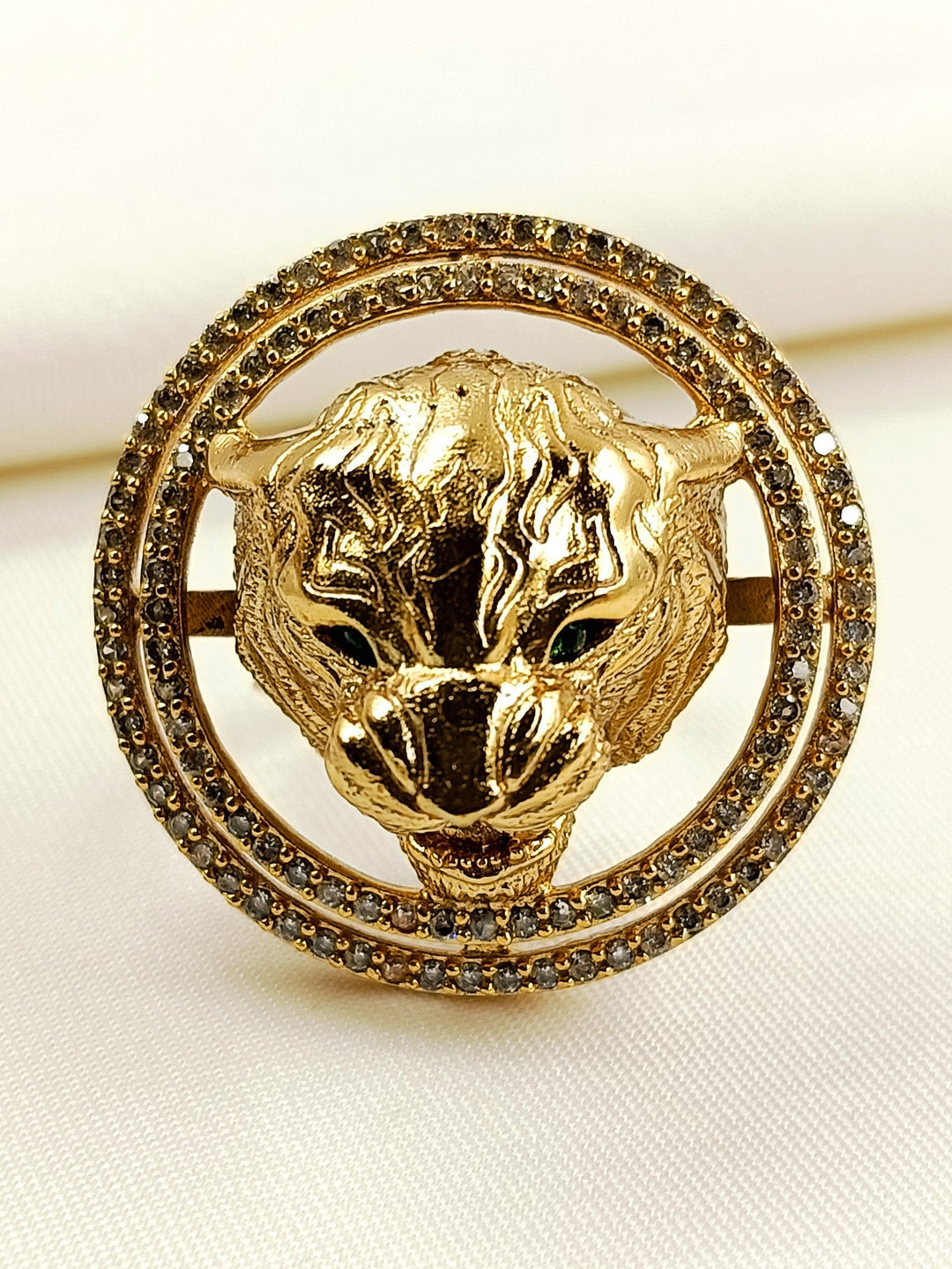 Shivam White Lion Men&