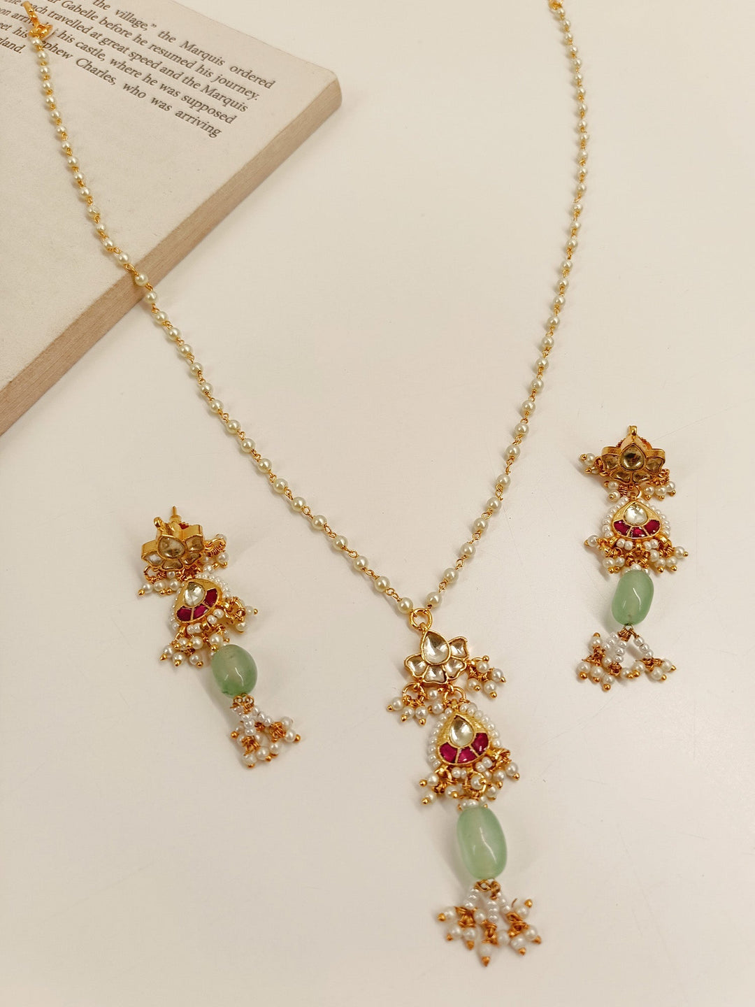 Mila M & G Kundan Pendant Set