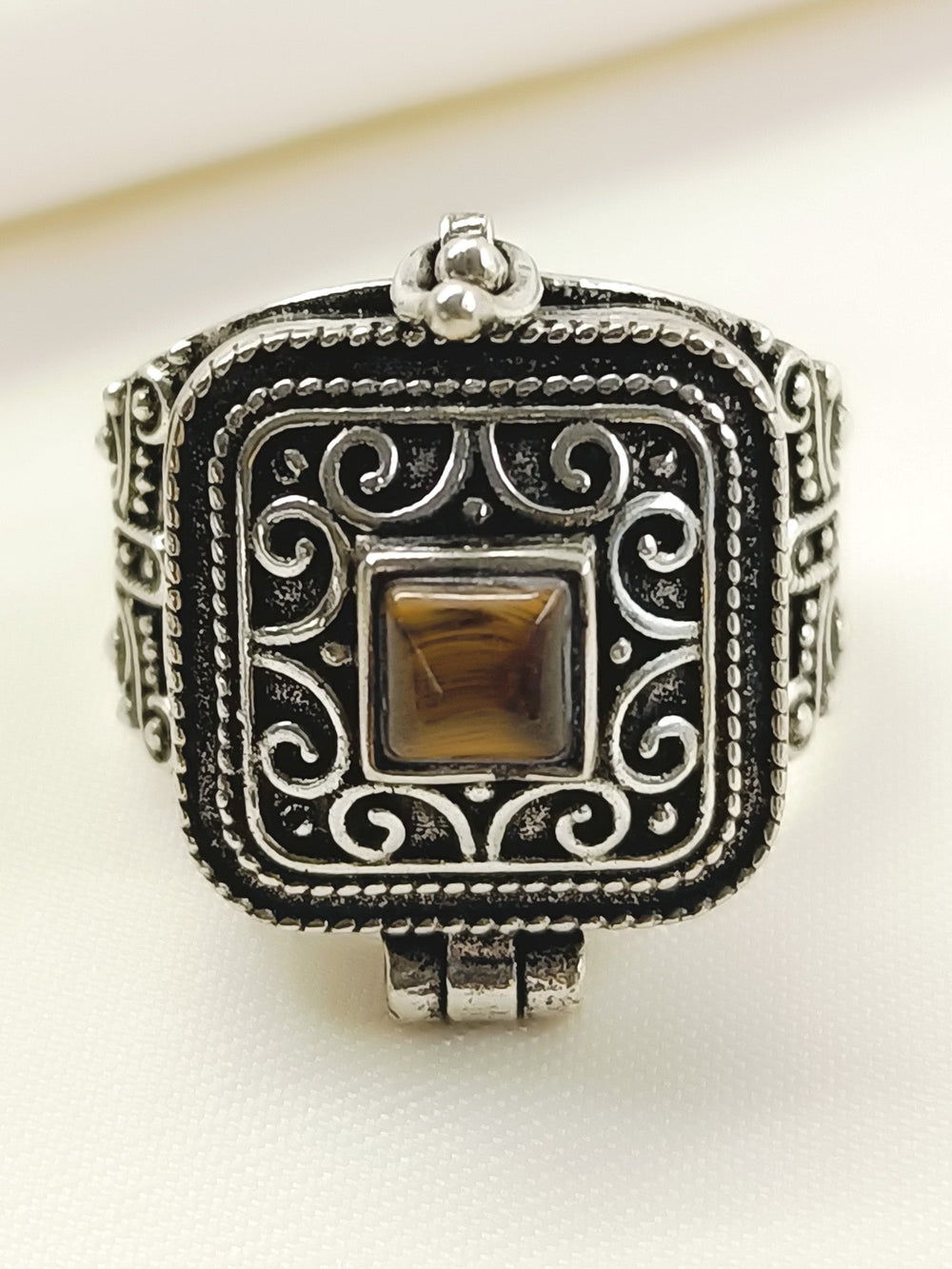 Kanik Brown Men's Finger Ring - Oxidized Silver Plating
