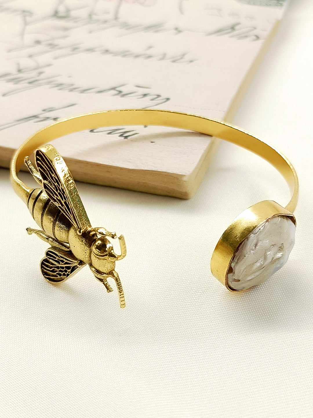 Sourya Apis Baroque Pearl Bee Men's Bracelet