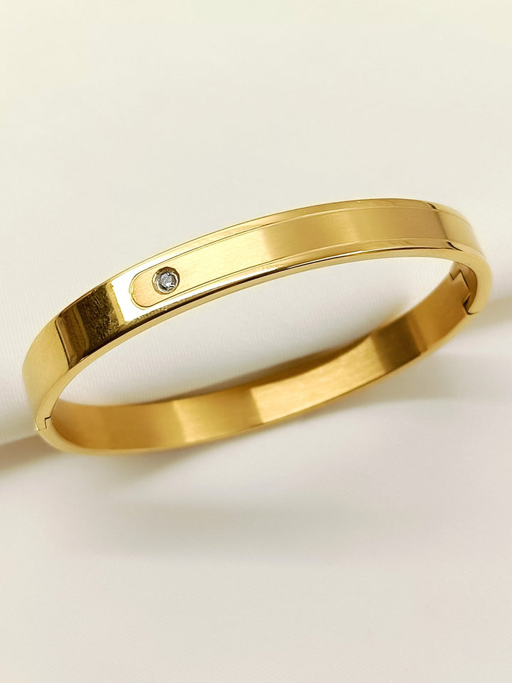 Vihanraj Golden Minimal Stone Men&
