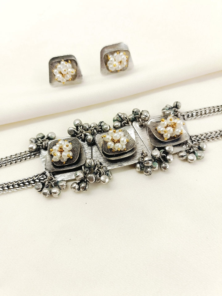 Vineeta White Pearl Oxidized Choker Set